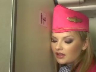 Ładny blondynka stewardessa ssanie wał onboard