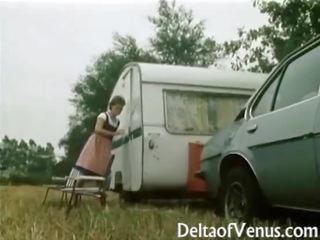 Ρετρό γερμανικό xxx ταινία - μαλλιαρό μουνί μελαχρινός/ή γαμήσι σε camper