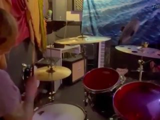 Felicity feline drumming в тя lockout