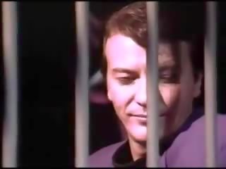 Caged ypatybė 1994: nemokamai caged dukra seksas klipas filmas 38