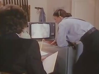 כלא tres speciales לשפוך femmes 1982 קלאסי: סקס וידאו 40