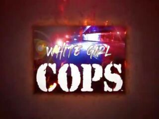 Joder la policía - enana rubia blanca hija cops raid local stash casa y seize custody de grande negra pájaro carpintero para follando